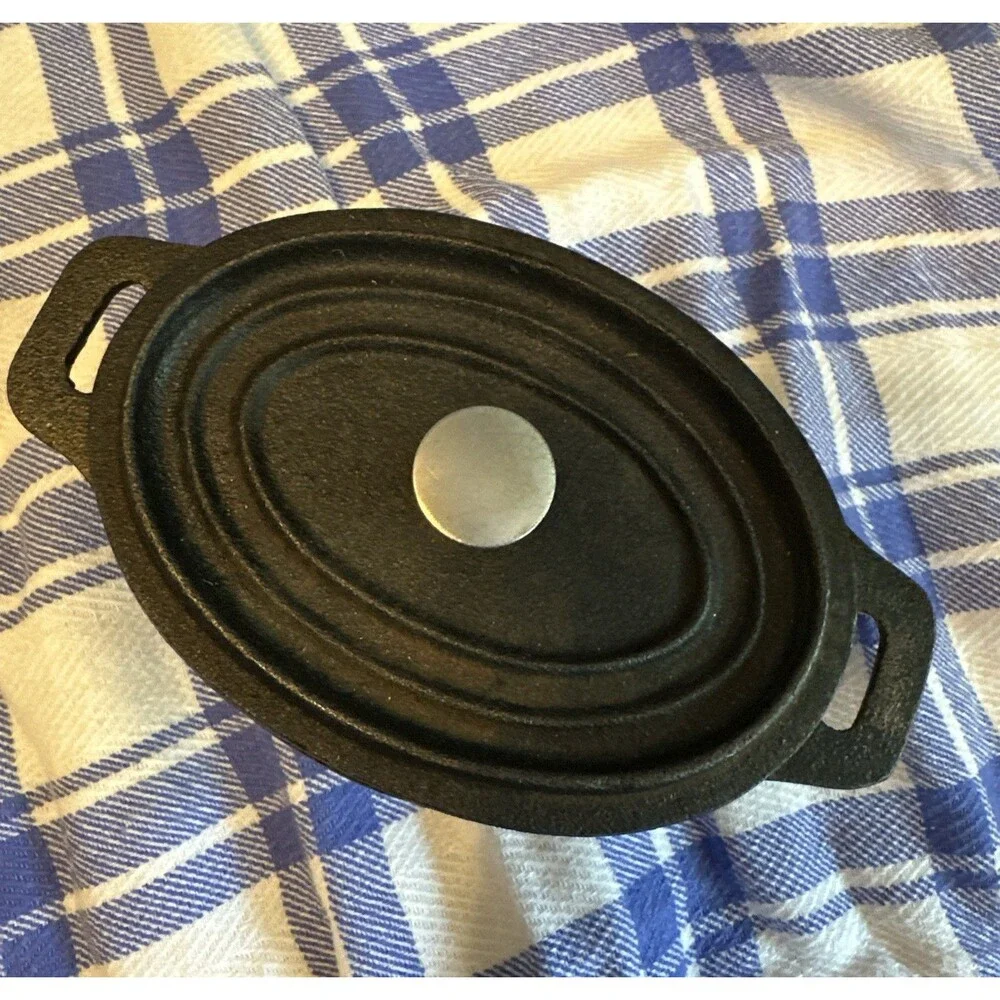 American Metalcraft CIPOV63 11 oz. Pre-Seasoned Mini Cast Iron Dutch Oven w Lid